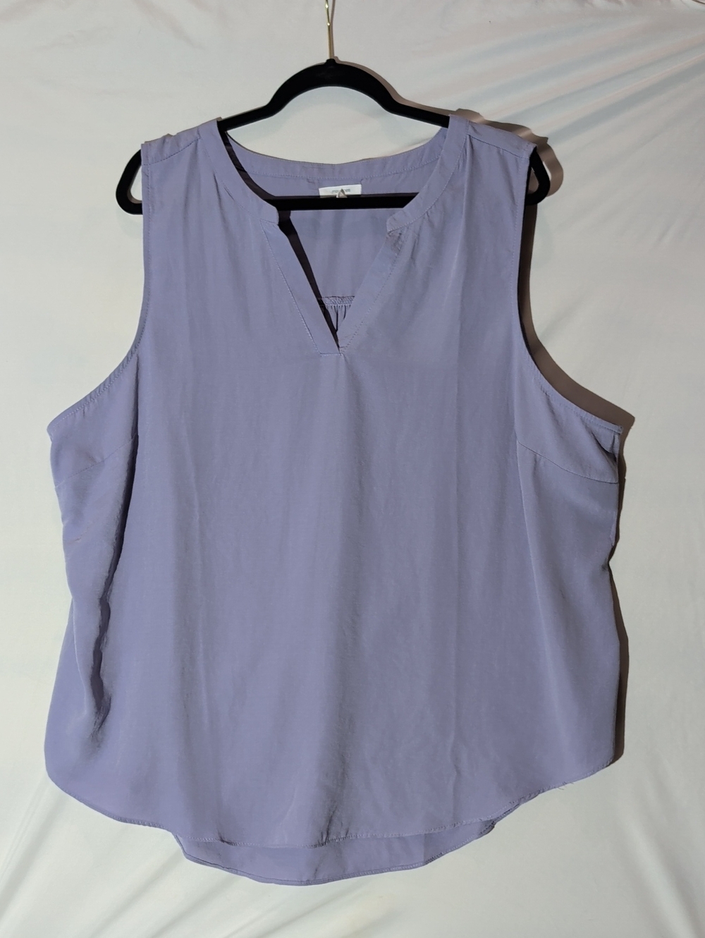 Size 3 Maurices Lavender Sleeveless V-Neck Shell